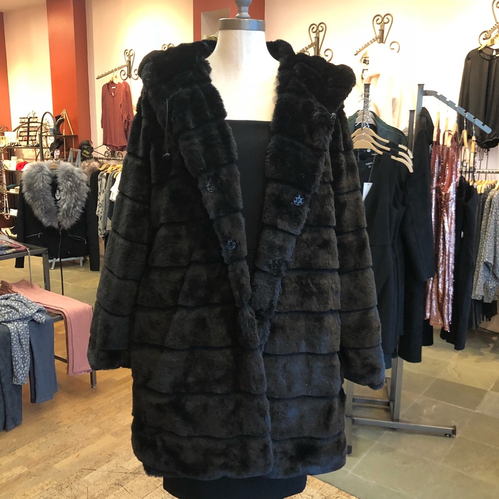 Women’s Faux Fur Parka/Coat ‼️